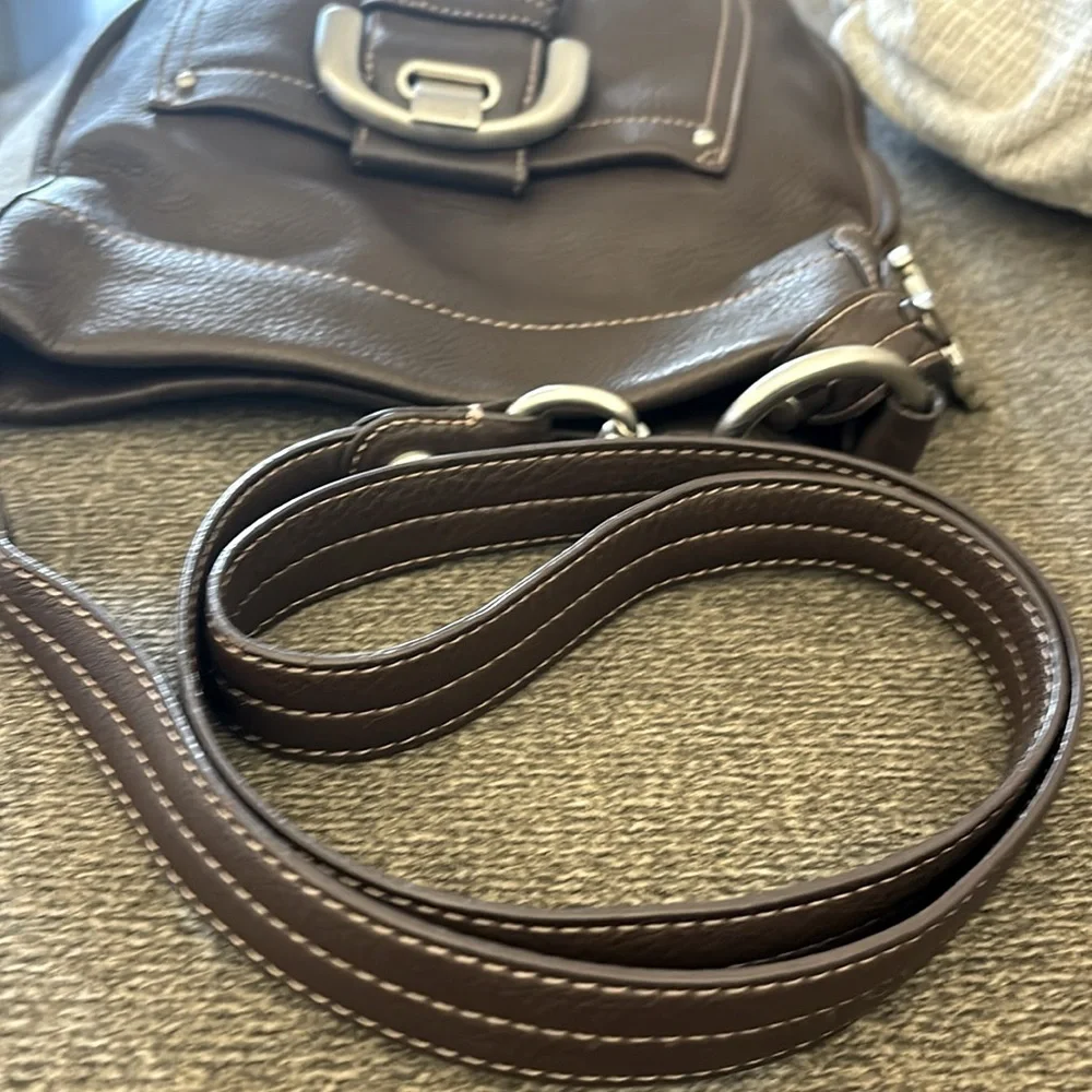 B. Makowsky Brown Leather Crossbody/Shoulder Bag‎